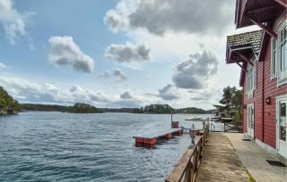 Cozy Home In Lepsøy With House Sea View - Lepsøy - 9