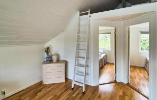 Cozy Home In Lepsøy With House Sea View - Lepsøy - 4