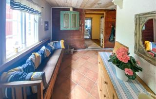 Awesome Home In Buskahult With Sauna - - 5