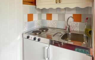 1 Bedroom Stunning Home In Byxelkrok - Byxelkrok - 5