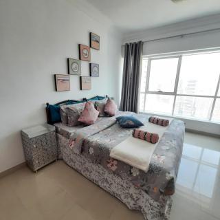 Large Private Room With Ensuite Bathroom at Sharjah-Dubai Border - Sharjah - 3