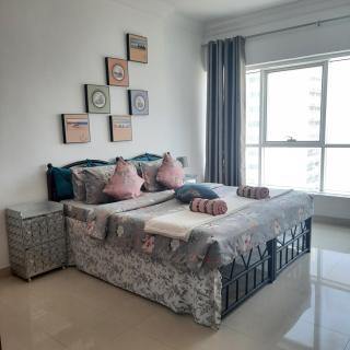 Large Private Room With Ensuite Bathroom at Sharjah-Dubai Border - Sharjah - 0