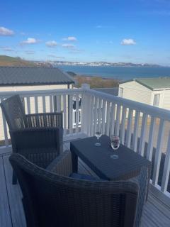Luxury 2-Bed Caravan Sleeps 6 Sea View & WiFi - Paignton - 8