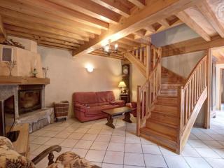 Gîte charmant avec cheminée, terrasse, et jardin privé à Saint-Just-en-Bas - FR-1-496-19 - Saint-Just-en-Bas - 1