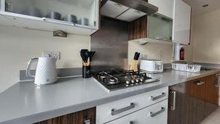 Lovely 5 bedroom House with Parking in Aylesbury - Aylesbury - 1