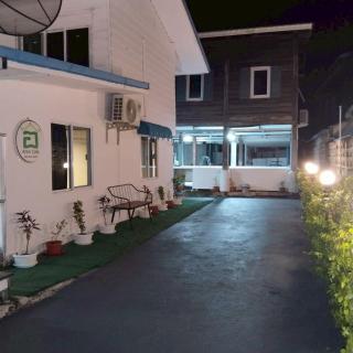 Aran hostel Spa&Cafe Riverside That Phanom - - 9