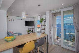 NEW LILI Apartment - Cosy Sea View Apartment with Free Parking - 1