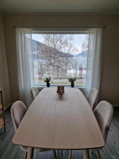 House with terrace and a big garden in centrum of Lyngseidet - 3