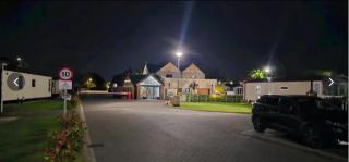 4-Bed Seaside Caravan Free Wifi Pet Friendly - Skegness - 8