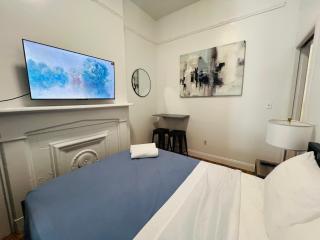 2BD-2BA Theater District - New York - 3