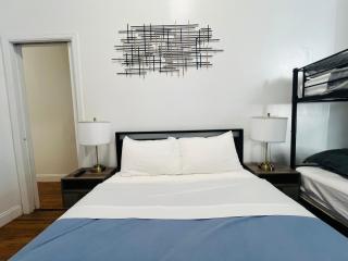 2BD-2BA Theater District - New York - 9