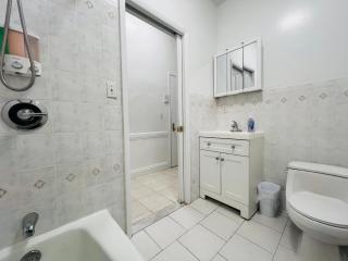 2BD-2BA Theater District - New York - 7