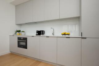 Luxury Apartment with Balcony & Air Conditioning in the Centre of Warsaw by Renters Prestige - Warsaw - 8