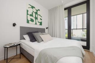 Luxury Apartment with Balcony & Air Conditioning in the Centre of Warsaw by Renters Prestige - Warsaw - 4