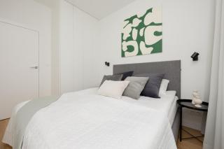Luxury Apartment with Balcony & Air Conditioning in the Centre of Warsaw by Renters Prestige - Warsaw - 2