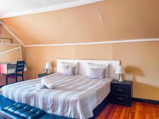 Rest Inn C Guesthouse - 10min from OR Tambo Airport - Boksburg - 1