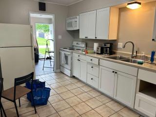 Bellwood 2 bed family house w 2 living areas Superhost - Loveland - 5