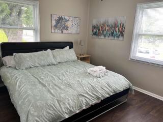 Bellwood 2 bed family house w 2 living areas Superhost - Loveland - 9