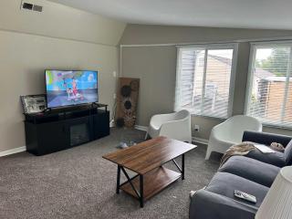 Bellwood 2 bed family house w 2 living areas Superhost - Loveland - 2