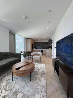 Private Luxury 2-Bed High-Rise Flat with Gym, Parking - Manchester - 9