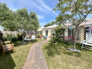 Maison rénovée, à 300m de la plage et proche commerces, avec terrasse et jardin, tout confort - FR-1-361-131 - Saint-Pair-sur-Mer - 0