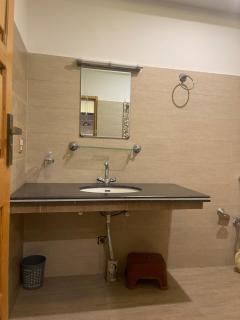 Rock & Green Hotel, Mahandri - Mahāndri - 5