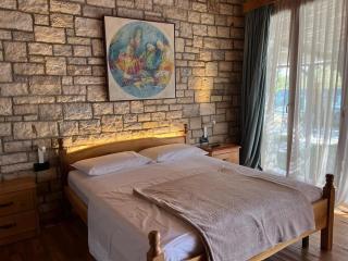Palermiti Luxury Rooms - Himare - 9