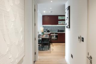Modern-3Beds-Balcony-Lift - Londra - 3