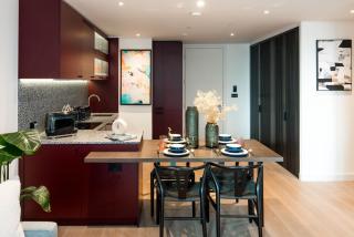 Modern-3Beds-Balcony-Lift - Londra - 1