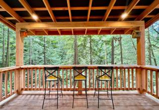 Bigfoots Bungalow with Fire Pit Woodstove and Large Deck - 7