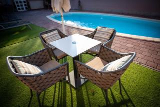 Penthouse Secret Rose with pool, jacuzzi, sauna, private garage, entry with pin 0-24h - Slavonski Brod - 8