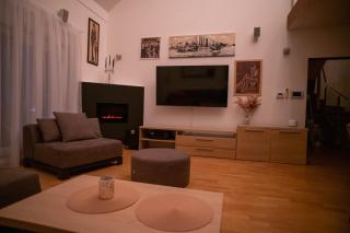 Penthouse Secret Rose with pool, jacuzzi, sauna, private garage, entry with pin 0-24h - Slavonski Brod - 3