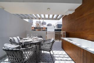 Luxury JVC 2 Bed Duplex with Private Pool and Jacuzzi - 8