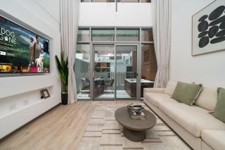 Luxury JVC 2 Bed Duplex with Private Pool and Jacuzzi - 6