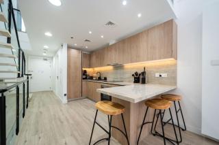 Luxury JVC 2 Bed Duplex with Private Pool and Jacuzzi - 1
