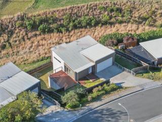Spacious Modern Home - Lindisfarne - 8
