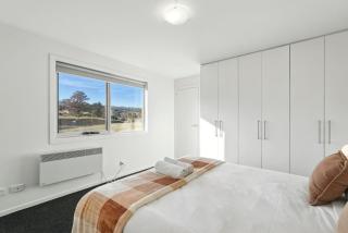 Spacious Modern Home - Lindisfarne - 7