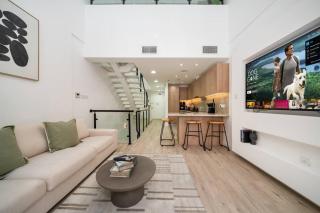 Luxury JVC 2 Bed Duplex with Private Pool and Jacuzzi - 7