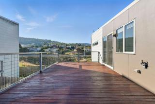 Spacious Modern Home - Lindisfarne - 5