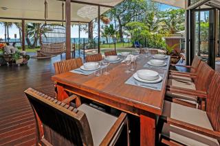 Absolute Beachfront Family Retreat - Holloways Beach - 7