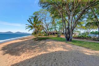 Absolute Beachfront Family Retreat - 1