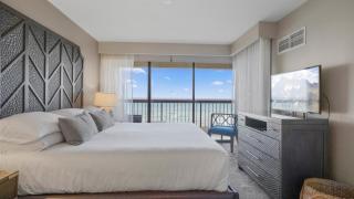 Luxury Oceanfront High Floor at Waikiki Beach Tower - Honolulu - 3