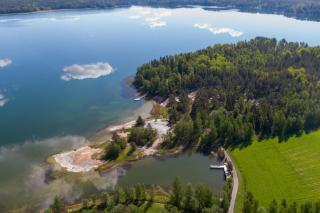 Villa Pihlajanmarja is a Stunning Log Villa on a Waterfront Estate - 9