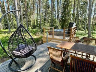 Villa Pihlajanmarja is a Stunning Log Villa on a Waterfront Estate - Långstrand - 3