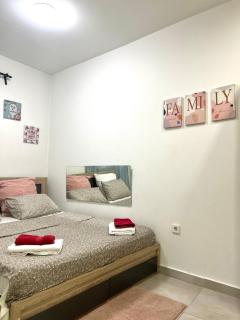 45sqm , Center , 20m Tsimiski Str , 65'' tv , Netfix , Optical Fiber - 3
