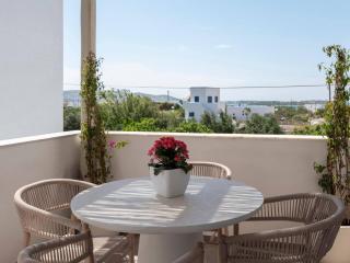 Pounta, 2BR Apartment w Shared Pool, Fiora II - 2