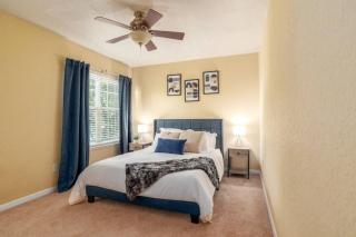 561) Large 3 bedroom with King Bed - Orlando - 1