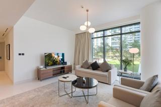 Prime 2BR Apt Emaar Beachfront - 0