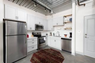 Sunny 1BR Apartment Walking Distance to Fiserv - Milwaukee - 5