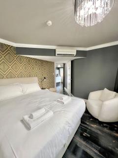 Stylish Family 1BR with Cozy Bunks and Games for 5 - Sydney - 8
